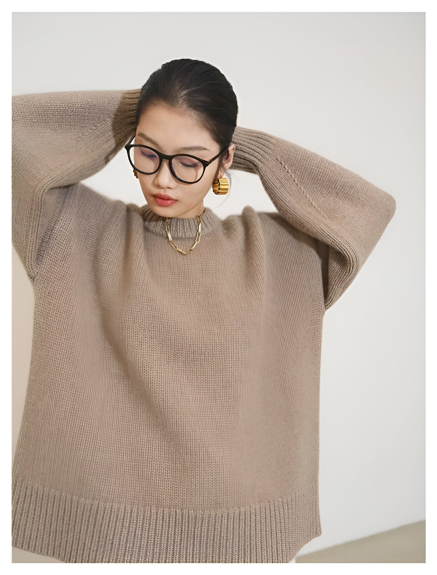 Soft round neck jumper