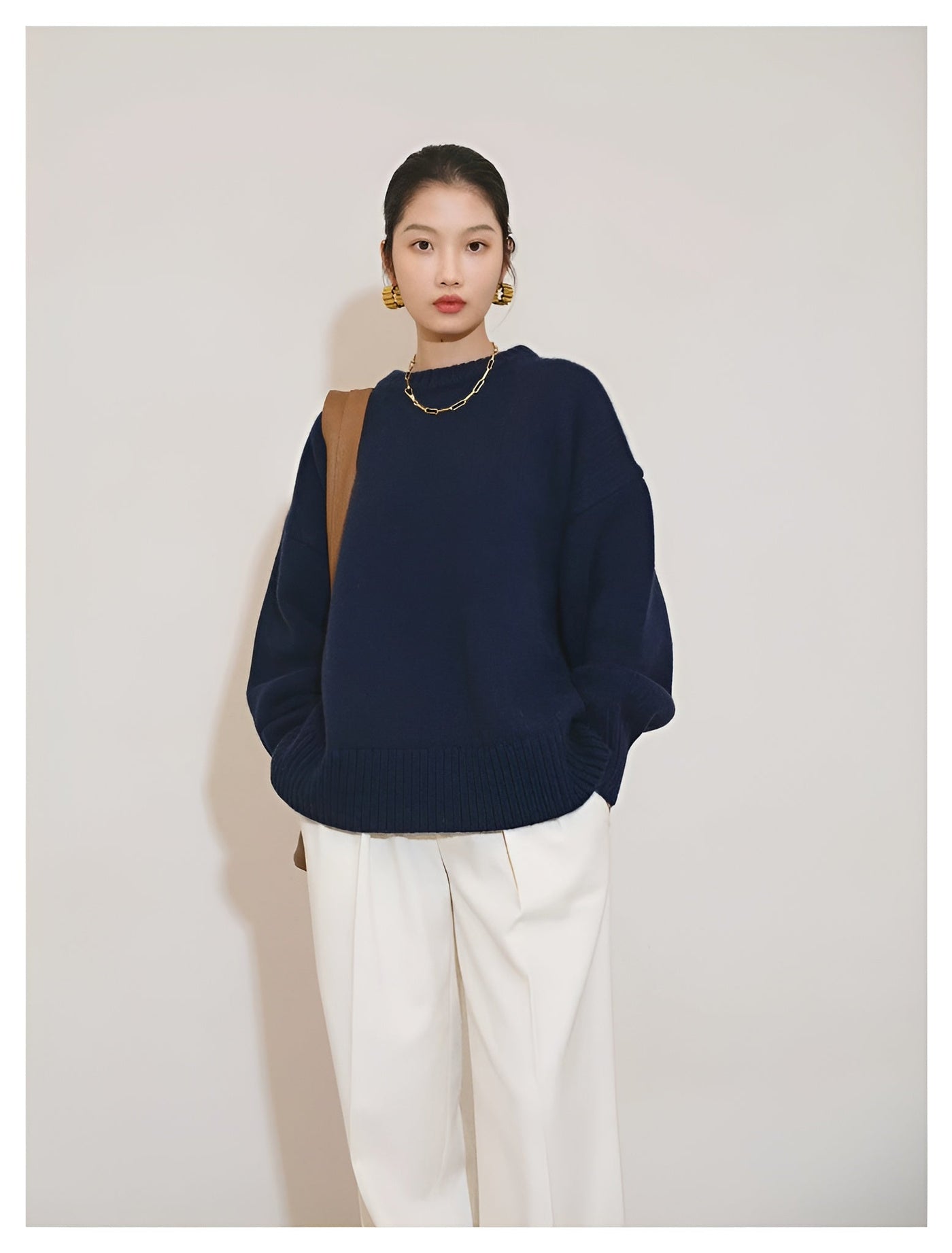 Soft round neck jumper